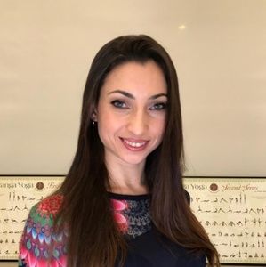 Meet your Posher, Larisa